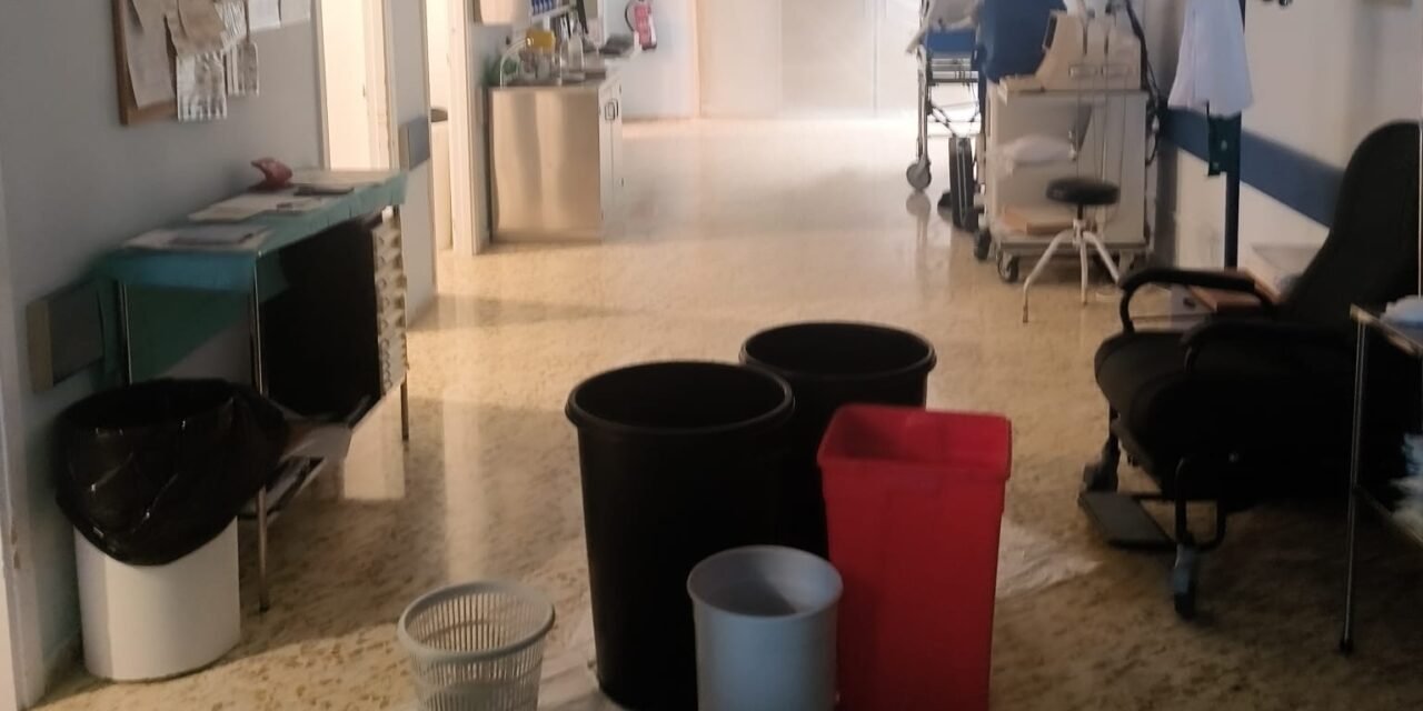 IU denuncia filtraciones de agua en el Hospital de Riotinto