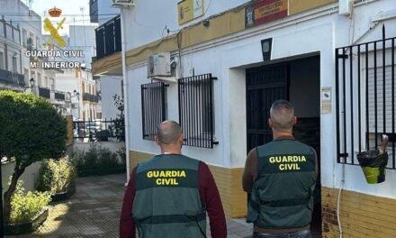 Un hombre se da a la fuga tras apuñalar a su pareja en Isla Cristina