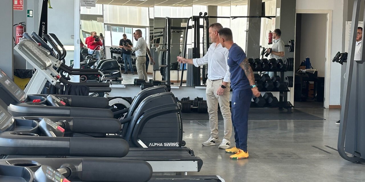 La sala de musculación de San Juan del Puerto estrena maquinarias de última generación