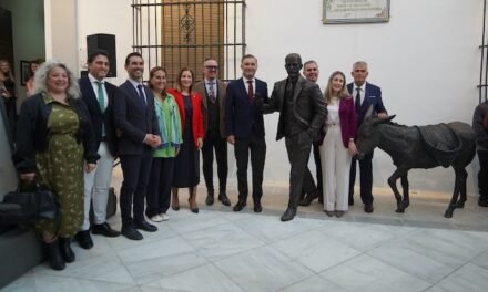 Juan Ramón y Platero protagonizan el nuevo conjunto escultórico de Moguer