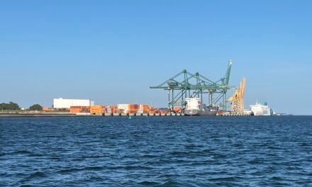 El Puerto de Huelva cierra su mejor mes de octubre de la historia