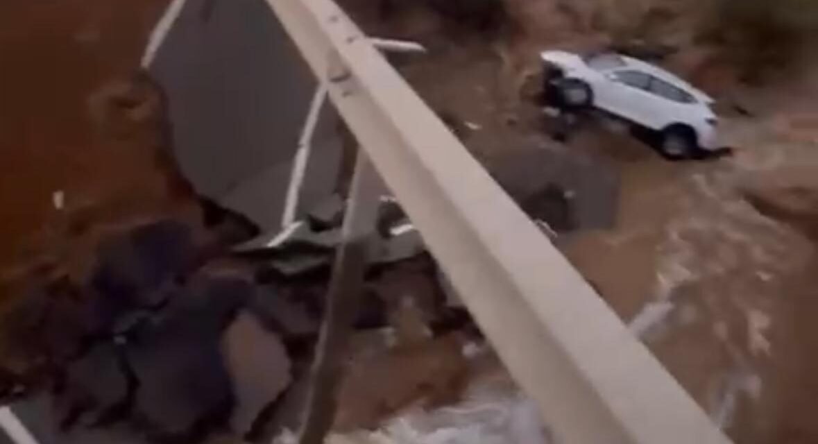 Una riada destroza la A-476 entre Nerva y El Castillo de las Guardas