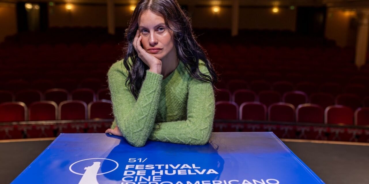 Milena Smit quiere explorar personajes «menos dramáticos y más luminosos, como el Premio Luz»