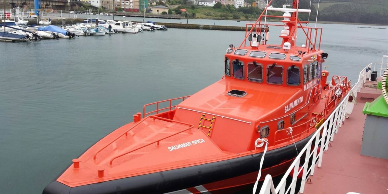 Evacuadas tres personas del pantalán de Marina del Odiel tras sufrir daños por el temporal