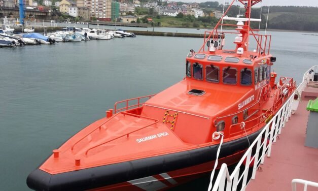 Evacuadas tres personas del pantalán de Marina del Odiel tras sufrir daños por el temporal