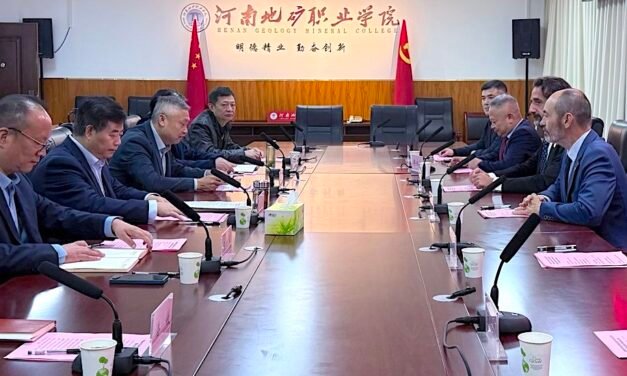 La UHU abre un frente estratégico en China