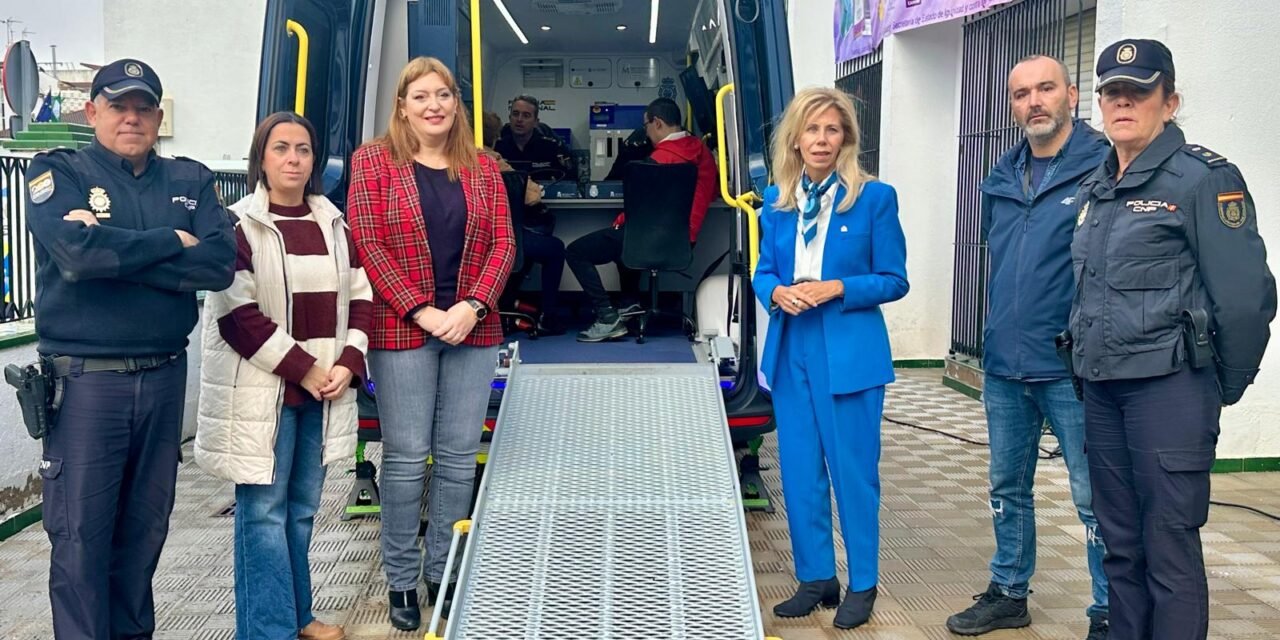 La Policía Nacional incorpora el Vehículo Integral de Documentación