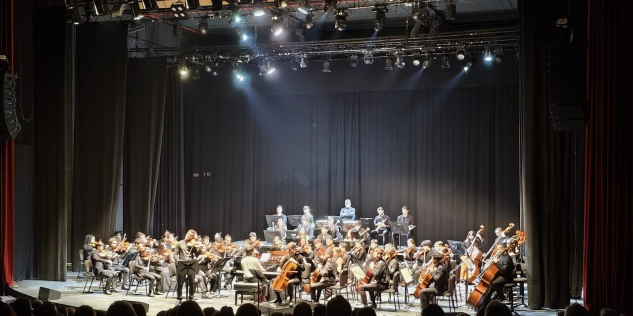 ¡Juventud, divino tesoro!