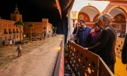 El Belén del Ayuntamiento recrea la Plaza de la Constitución