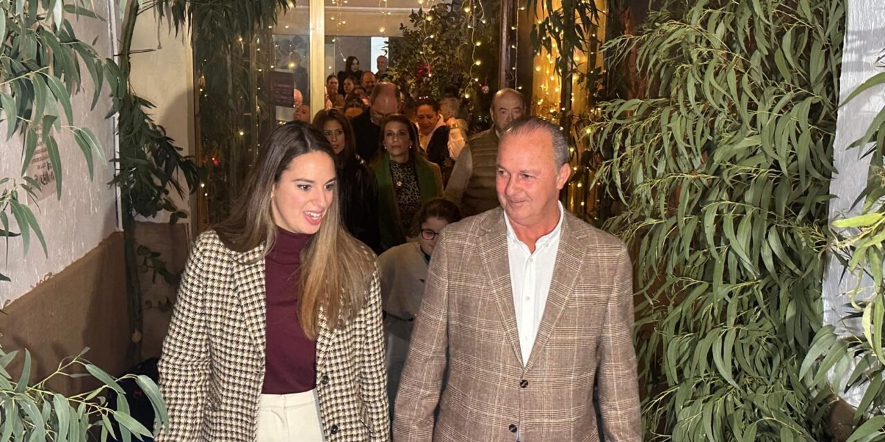 La CR Palos inaugura con éxito su Belén Navideño