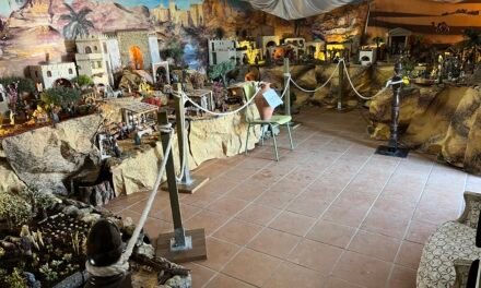 Belén Requena sorprende un año más con su belén hebreo en El Pozuelo