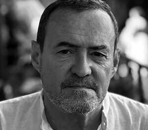 José Luis Piquero lleva su último libro a la Sala 1900