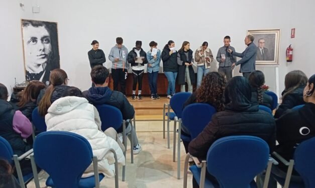 El IES Francisco Garfias conmemora el 105 aniversario del nacimiento del poeta