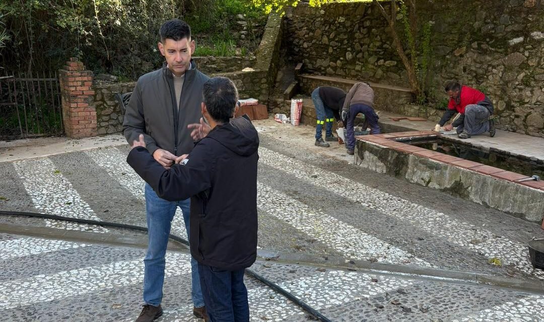 Berrocal mejora el entorno de su fuente