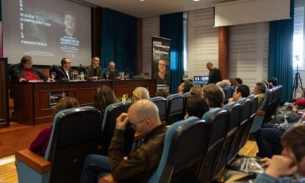 La UHU rinde un emotivo homenaje al catedrático de Prehistoria Francisco Nocete Calvo