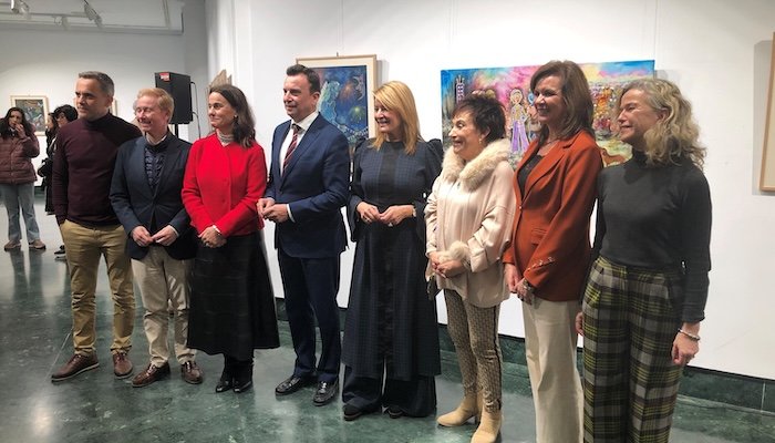 Antonia María Peralto sorprende con sus «amigos soñados» en la Fundación Caja Rural del Sur