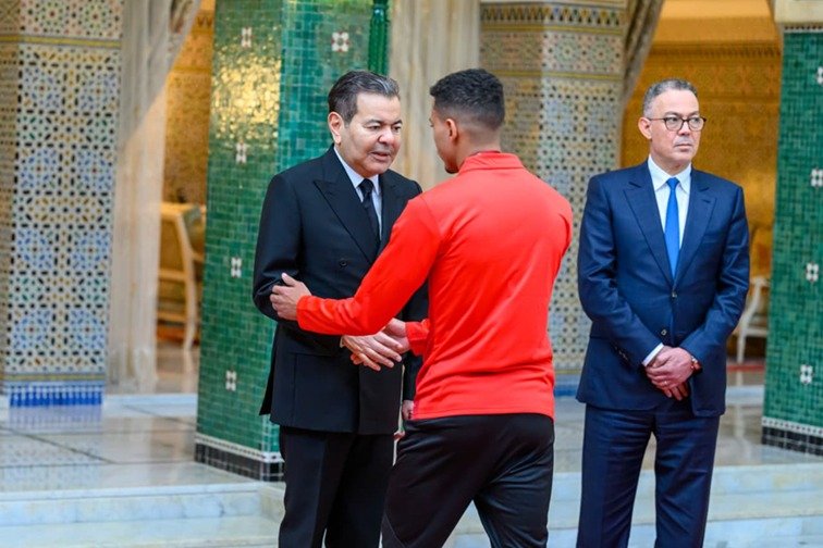 El Príncipe Moulay Rachid recibe, por Altas Instrucciones del Rey de Marruecos, a la selección nacional de fútbol finalista de la CAN