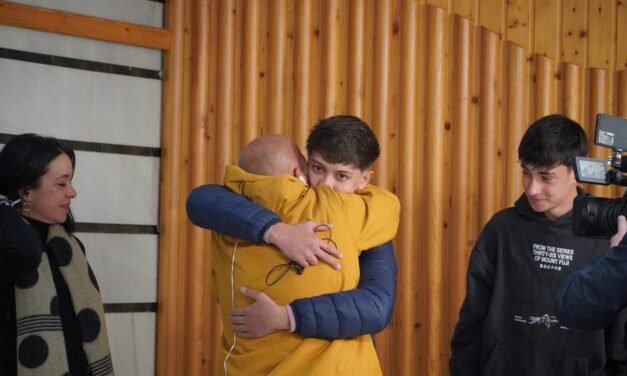 José Durán y sus padres se reencuentran con sus salvadores en Punta Umbría