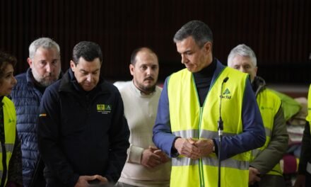 Sánchez y Moreno acuerdan celebrar un homenaje de Estado a las víctimas en Huelva