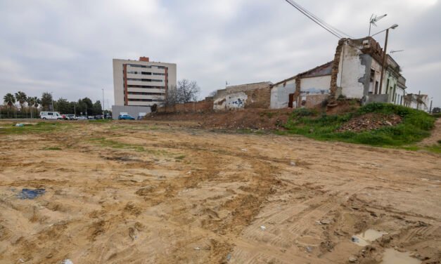 Avanza el derribo de casas abandonadas en el entorno de la calle Cervantes