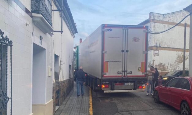 Malestar en Nerva por la entrada de camiones en el casco urbano