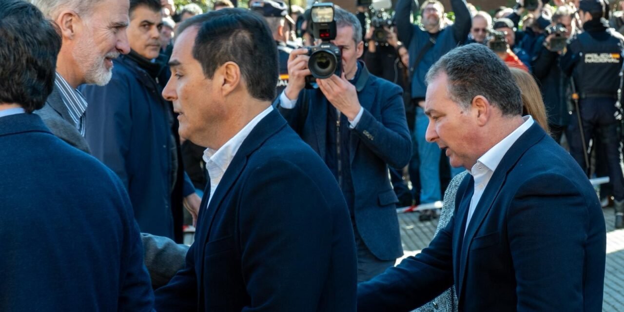 David Toscano acompaña a Felipe VI en su visita a Adamuz