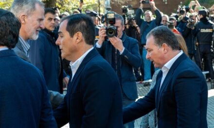 David Toscano acompaña a Felipe VI en su visita a Adamuz