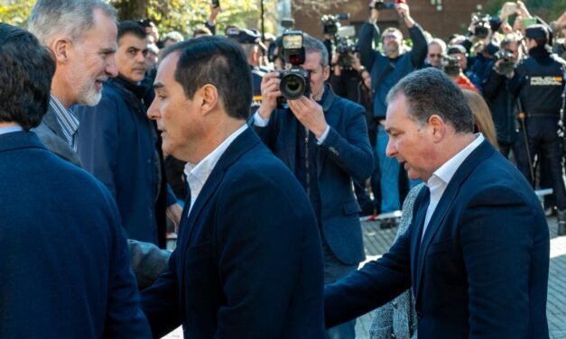 David Toscano acompaña a Felipe VI en su visita a Adamuz