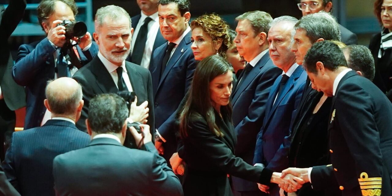 Montero destaca que «el espíritu de Adamuz» se proyectó en el funeral de Huelva