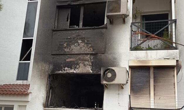 Dos afectados por inhalación de humo en el incendio de una vivienda en Calañas