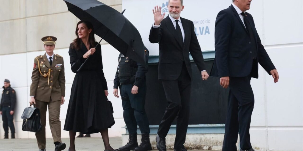 Los reyes presiden la misa funeral por las víctimas con el aforo completo