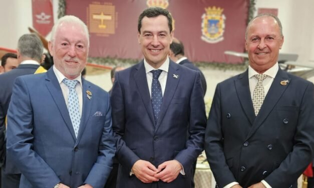 La CR Palos respalda el centenario del Plus Ultra