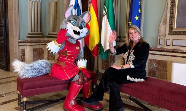 La mascota Luz agradece el apoyo institucional al Campeonato de Europa de Bádminton Huelva 2026