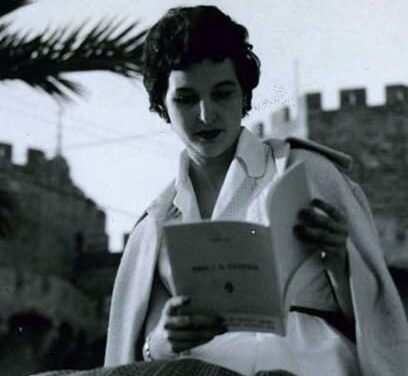 La Sala 1900 rinde homenaje a la escritora valenciana María Beneyto