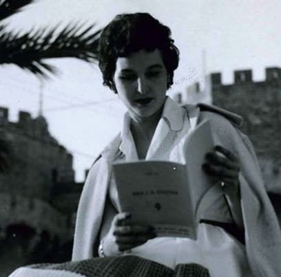 La Sala 1900 rinde homenaje a la escritora valenciana María Beneyto