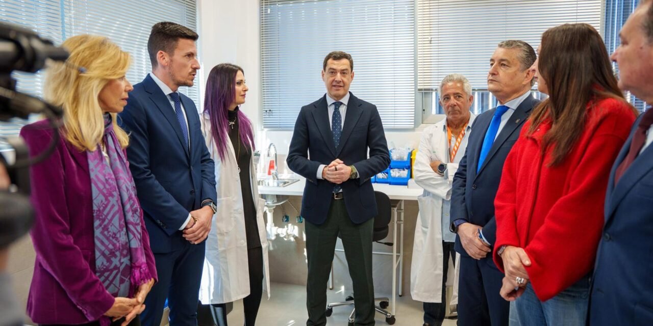 Juanma Moreno: «La Junta va a rematar la mayor renovación del Hospital de Riotinto»