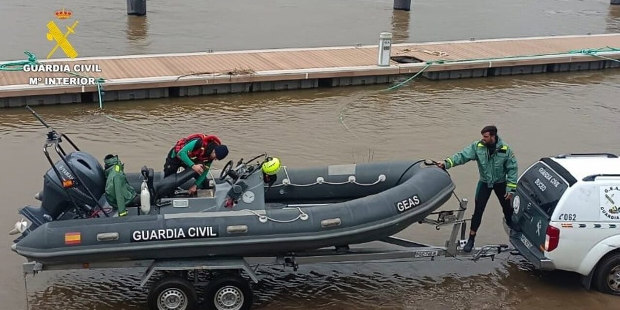 Buscan a un hombre desaparecido tras caer al Guadiana en Sanlúcar