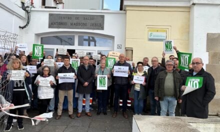 Los trabajadores exigen seguridad privada en los centros de salud tras la agresión con machete en Ayamonte