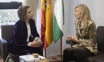 Montero ofrece «todo el apoyo» al campo para compensar los daños