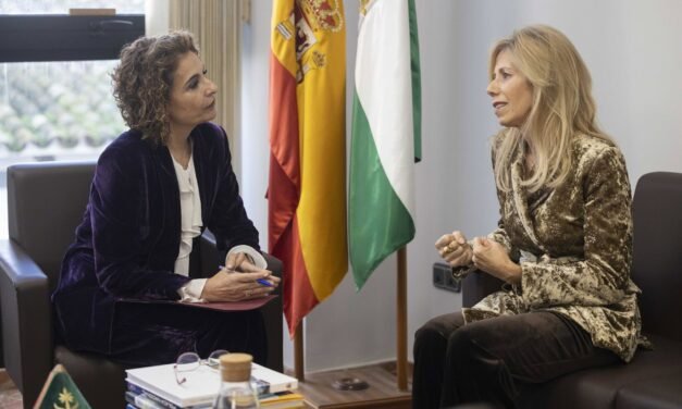 Montero ofrece «todo el apoyo» al campo para compensar los daños