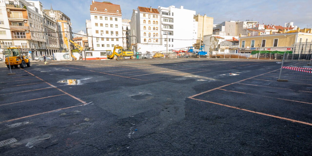 Las obras de la Plaza Mayor liberan 80 plazas de aparcamiento