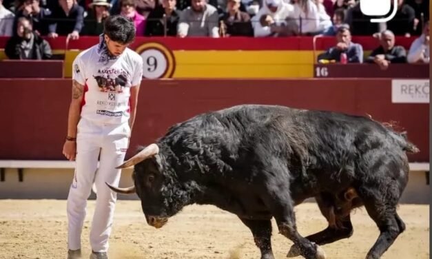 El campillero Adrián Pérez gana el Concurso Nacional de Recortadores de Castellón