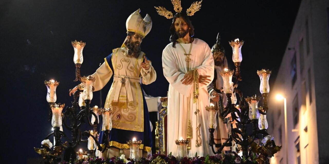 La procesión del Cristo de la Bendición en imágenes