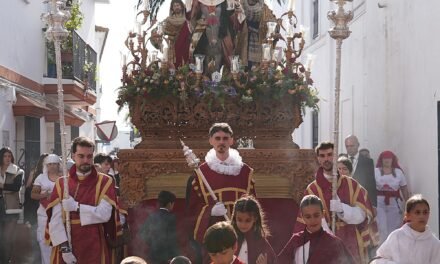 La Borriquita abre la Semana Santa de Moguer con un multitudinario desfile