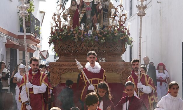 La Borriquita abre la Semana Santa de Moguer con un multitudinario desfile