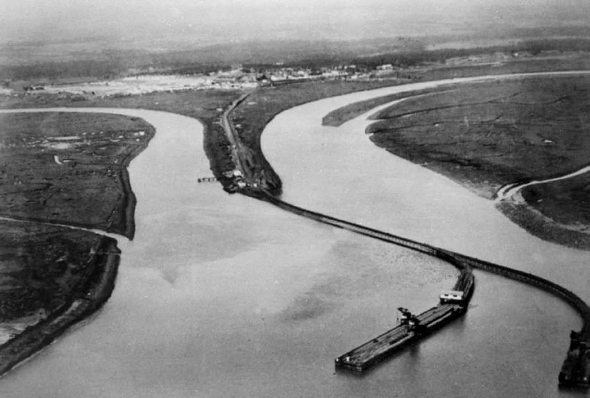 Imagen antigua del Muelle de Tharsis tras los primeros años de su construcción.