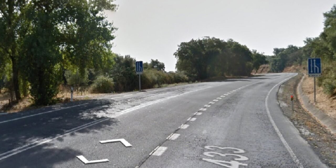 Muere un hombre de 50 años tras colisionar contra un camión en Rosal