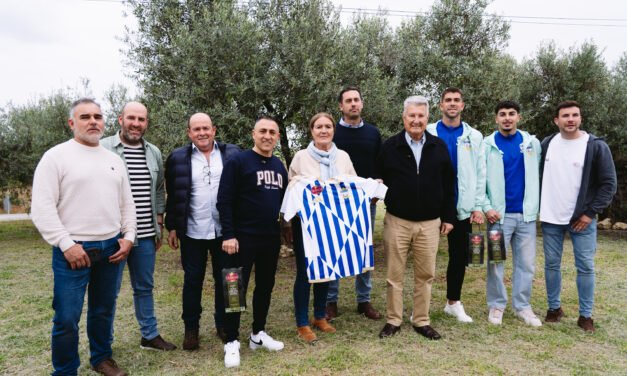 Olibeas y el CD Huelva Fútbol Playa impulsarán el aceite de oliva virgen extra a nivel nacional