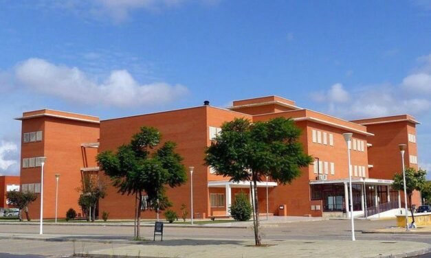 La Biblioteca de la UHU se suma al 25 aniversario del CBUA