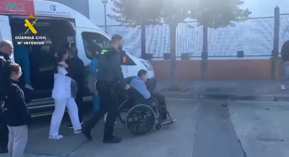 Evacuadas más de 50 personas en una residencia de ancianos de Lepe ante una gran salida de humo